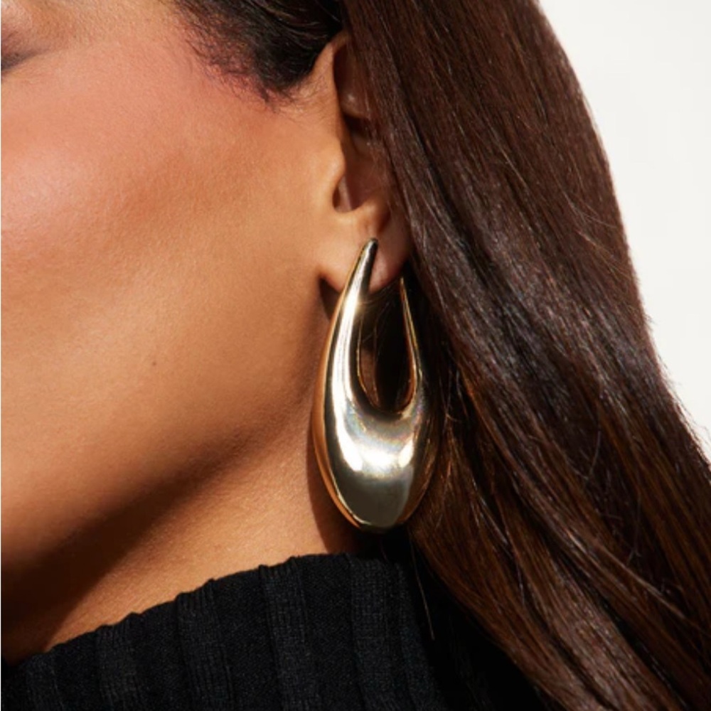Elegant Gold Drop Earrings - Picture 3 of 4